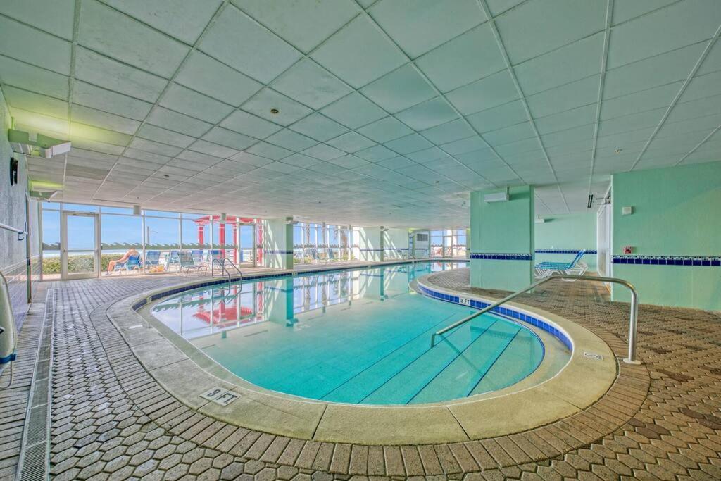 Apartment Beachfront #906 At Majestic